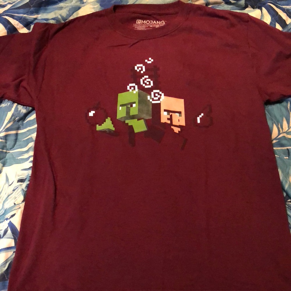 *2for$15*OFFICIAL MINECRAFT MINECHEST TSHIRT LARGE